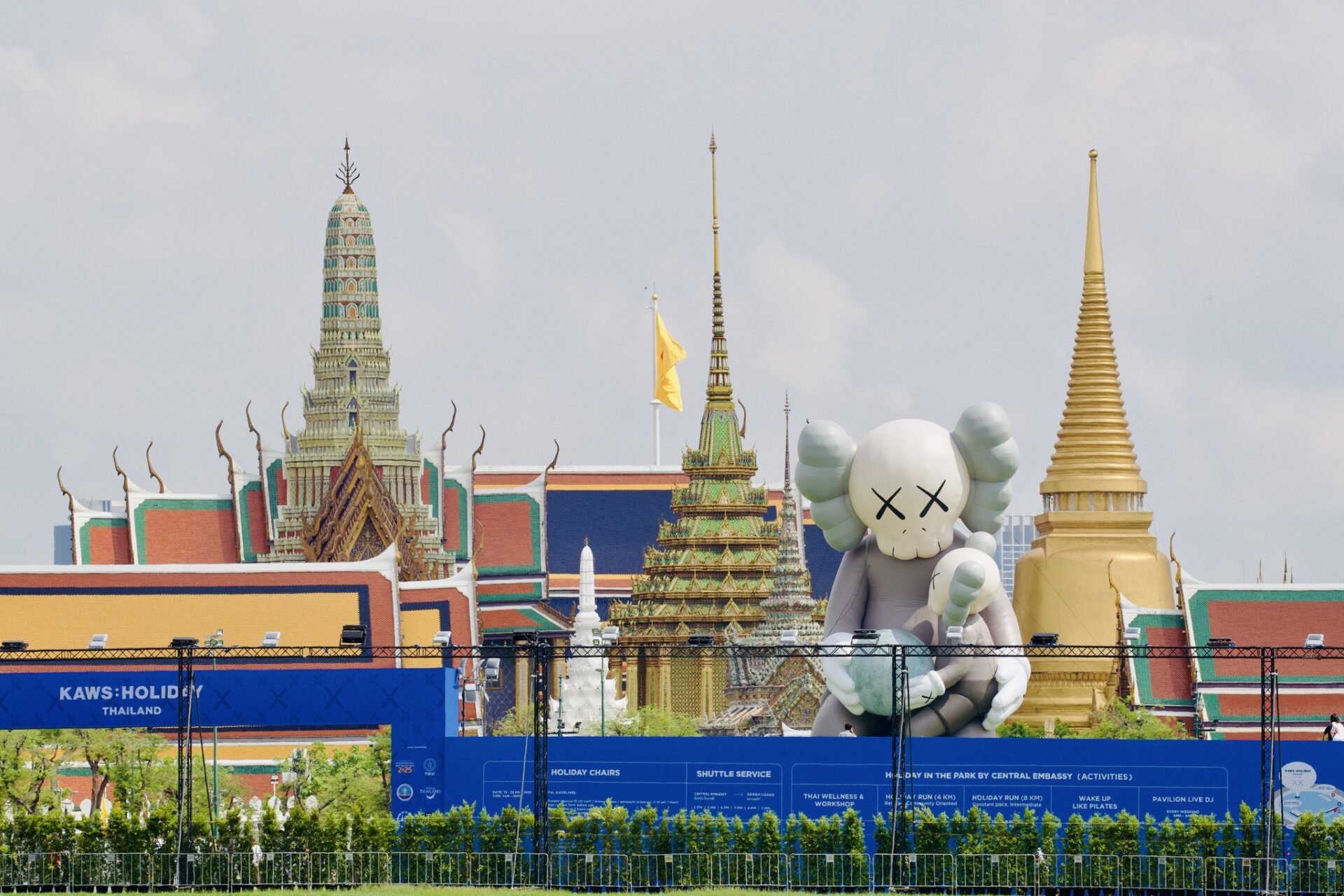 KAWS: HOLIDAY вече и в Тайланд